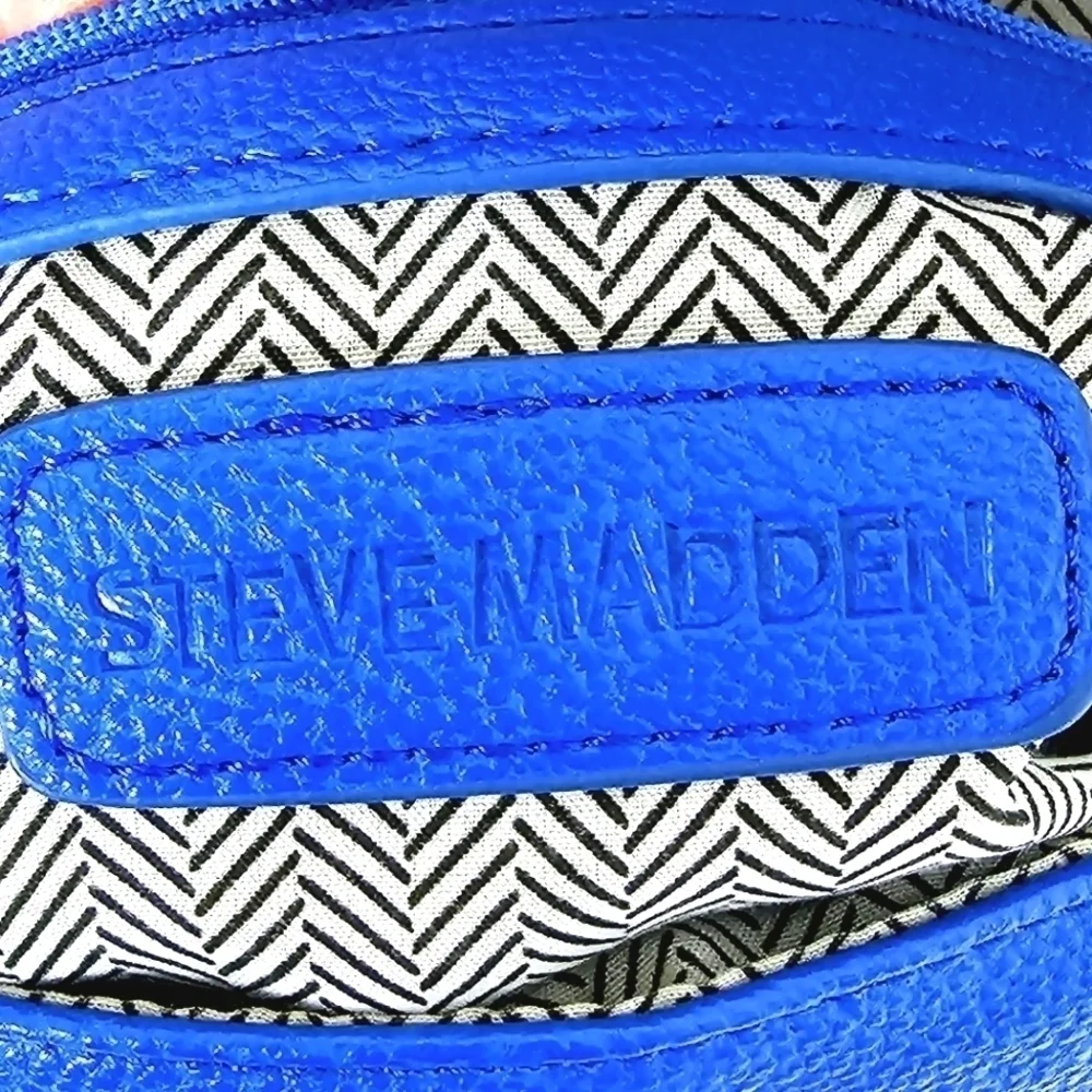 Steve Madden Electric Blue Tw/One Adjustable Silver Chain Straps Shoulder Bag
